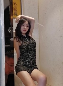 高人气PANS头牌女神模特【西门小玉】大尺度私拍视图四弹，各种露奶露逼情趣装，亮点是摄影师全程PUA对话 截图1