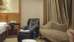 妇女收割机、胖子传媒工作室_粉衣短裙外围美女，换上黑丝跪地卖力口交，架腿侧入啪啪自己揉胸 截图14