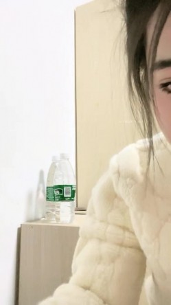 重磅回归，苏州G奶校花，真实线下可约【我不是学妹】，雪白美乳~多汁大肥逼，馒头穴名器还有张好脸蛋，没有一处软肋 截图2