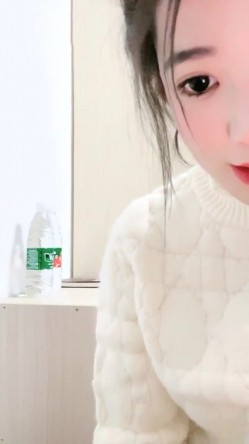重磅回归，苏州G奶校花，真实线下可约【我不是学妹】，雪白美乳~多汁大肥逼，馒头穴名器还有张好脸蛋，没有一处软肋 截图10