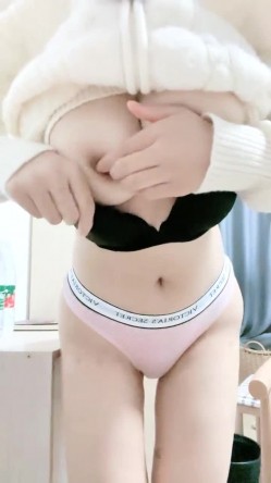 重磅回归，苏州G奶校花，真实线下可约【我不是学妹】，雪白美乳~多汁大肥逼，馒头穴名器还有张好脸蛋，没有一处软肋 截图13