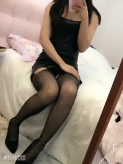 清纯反差双马尾LO萌妹『妄摄娘』福利私拍 在外是同学老师眼中的乖乖女，在私下是哥哥的鸡巴套子！ 截图9