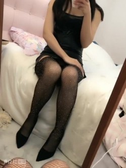 清纯反差双马尾LO萌妹『妄摄娘』福利私拍 在外是同学老师眼中的乖乖女，在私下是哥哥的鸡巴套子！ 截图10