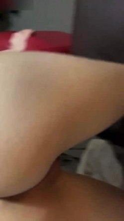 【浙大校花李微女奴门事件】学校高冷女神，床上反差骚母狗，捆绑鞭打肛塞舔脚样样精通 截图2