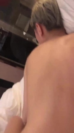 【浙大校花李微女奴门事件】学校高冷女神，床上反差骚母狗，捆绑鞭打肛塞舔脚样样精通 截图15