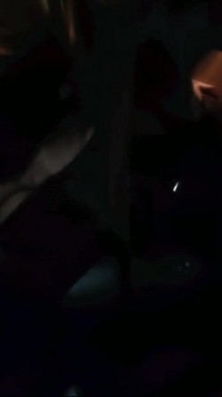 颜值不错的美女主播 和炮友车上口爆 回酒店继续操 啪了几下就射了第二次口交 活太好了 又射了 女的都没爽 截图3