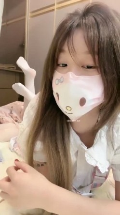 G奶校花~20小时~【小初恋】，清纯指数极高，年龄看着不大这对大奶子真是惊人 截图4