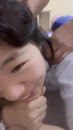 性感少妇【瑜伽老湿】上课啦~!展示标准瑜伽动作，教室跳蛋塞穴~玩空中秋千，无套啪啪~爽到内射 截图2