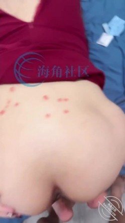 海角【奶子即正义】小母狗终于大方完整露脸了，甜美御姐超级漂亮，调教成母狗，深喉差点吐，滴蜡操逼，换爆菊！差点操哭 截图5