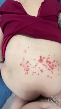 海角【奶子即正义】小母狗终于大方完整露脸了，甜美御姐超级漂亮，调教成母狗，深喉差点吐，滴蜡操逼，换爆菊！差点操哭 截图6