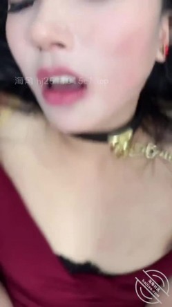 海角【奶子即正义】小母狗终于大方完整露脸了，甜美御姐超级漂亮，调教成母狗，深喉差点吐，滴蜡操逼，换爆菊！差点操哭 截图9