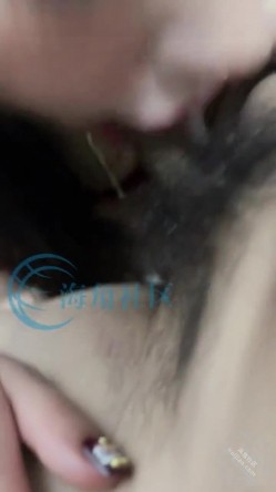海角【奶子即正义】小母狗终于大方完整露脸了，甜美御姐超级漂亮，调教成母狗，深喉差点吐，滴蜡操逼，换爆菊！差点操哭 截图14