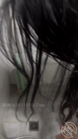 海角【奶子即正义】小母狗终于大方完整露脸了，甜美御姐超级漂亮，调教成母狗，深喉差点吐，滴蜡操逼，换爆菊！差点操哭 截图15