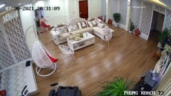 黑客破解网络摄像头监控偷拍 豪宅里贵妇练习瑜伽过程中就被操了 截图12