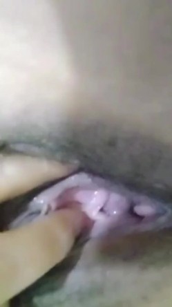 抖音 川云混血女(乡村胖表妹)】超级巨乳，胖妹妹道具自慰，裸舞，观音坐莲蹂躏大哥的小牙签 截图4