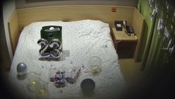 最新酒店偷拍 骚妹为男友23岁庆生布置浪漫现场也把自己包装好送他穿上情趣丝袜做爱 截图3