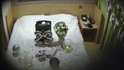 最新酒店偷拍 骚妹为男友23岁庆生布置浪漫现场也把自己包装好送他穿上情趣丝袜做爱 截图11