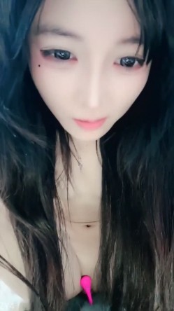 ️猫系校花女神【乖乖饱饱】超级漂亮 裸舞 道具 爽死 截图4