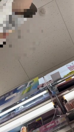 【精品CD】口罩短裙小姐姐独自一个人逛商店这白内真不错 截图2
