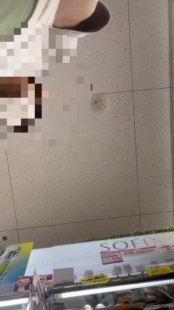 【精品CD】口罩短裙小姐姐独自一个人逛商店这白内真不错 截图4