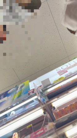 【精品CD】口罩短裙小姐姐独自一个人逛商店这白内真不错 截图5