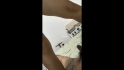 最新快手泄密！东北风骚眼镜反差少妇【小奶妈】定制露脸福利，裸舞紫薇性爱XO骚得一批，屁股又大又翘 截图14