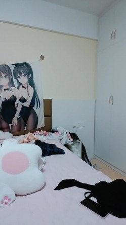 极品学姐下海赚学费，全程露脸制服情趣装诱惑狼友，无毛白虎逼性感漂亮，口交假鸡巴道具抽插特写展示好骚啊 截图11