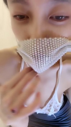 绝世尤物【00舞蹈老师】骚炸天了 丝袜长腿极品馒头逼 裸舞一字马 跳弹自慰飚浆 截图12