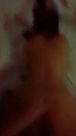 推特极品人形小母狗【Cc重制版】绝版福利，花式调教露出肛塞口交M腿狗链吃烟灰喝尿 截图1