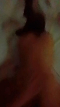 推特极品人形小母狗【Cc重制版】绝版福利，花式调教露出肛塞口交M腿狗链吃烟灰喝尿 截图2