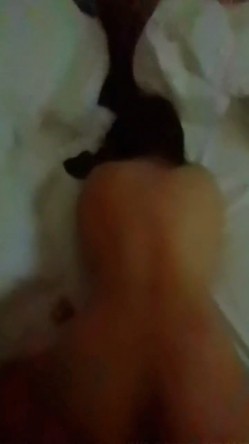推特极品人形小母狗【Cc重制版】绝版福利，花式调教露出肛塞口交M腿狗链吃烟灰喝尿 截图7