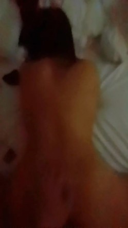 推特极品人形小母狗【Cc重制版】绝版福利，花式调教露出肛塞口交M腿狗链吃烟灰喝尿 截图14