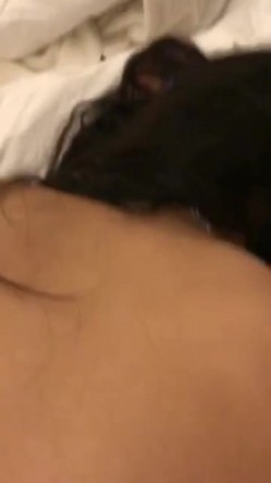 大神的小师妹，不回宿舍约出来打炮，被强制要求挑一个打电话，‘喂,你有啥事？’，‘没事不能找你呀’，‘你有啥事说一声得嘞’！ 截图1