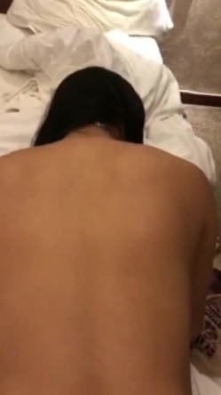 大神的小师妹，不回宿舍约出来打炮，被强制要求挑一个打电话，‘喂,你有啥事？’，‘没事不能找你呀’，‘你有啥事说一声得嘞’！ 截图14