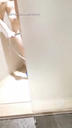 21岁小姐姐和粉丝约啪 F奶纤细柳腰 模特身材 口交啪啪无套内射 截图5