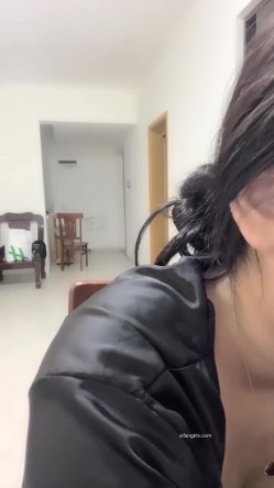 【178小宝贝】G奶小骚逼~奶子比脸大 沙滩车里玩奶揉逼 商场逼塞跳蛋 真过瘾!! 截图1