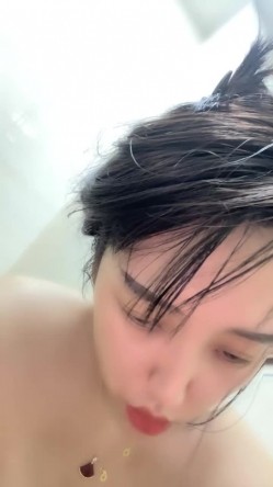 【178小宝贝】G奶小骚逼~奶子比脸大 沙滩车里玩奶揉逼 商场逼塞跳蛋 真过瘾!! 截图14