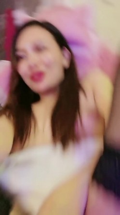 绿波转黄风骚美艳妇，全程露脸黑丝高跟情趣诱惑，很会撩人慢慢脱光诱惑狼友，表情好骚揉奶玩逼特写展示水多 截图14