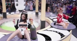 台北国际成人展真实现场 旋转女优抖奶热舞4K无水原版 截图6