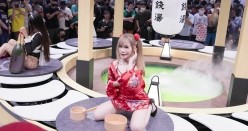 台北国际成人展真实现场 旋转女优抖奶热舞4K无水原版 截图7