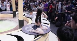 台北国际成人展真实现场 旋转女优抖奶热舞4K无水原版 截图8