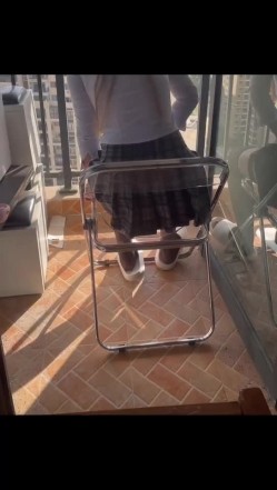 职校服装设计专业，大奶福利姬【77cjdmn】推特私拍，露出紫薇啪啪，满身写淫字，非常母狗 截图1