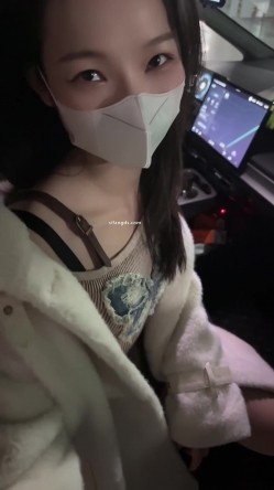 超顶级绿帽博主，【暖暖小淫妻】，看老婆被各单男干，95年的，超级骚，还有3P 截图2