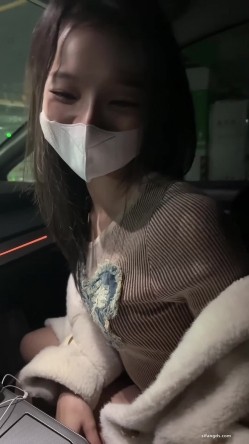 超顶级绿帽博主，【暖暖小淫妻】，看老婆被各单男干，95年的，超级骚，还有3P 截图12
