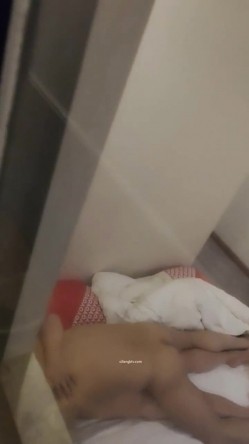 【猎奇资源 ️真实浅入旅馆】尾随跟踪翻偷拍情侣啪啪做爱叫床声甄选 两小时超刺激 叫的撕心裂肺 荡气迴肠 截图14