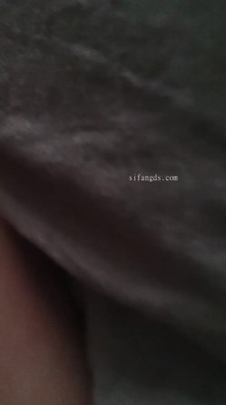 极品颜值情侣私拍泄密 超极品身材尤物御姐被开发成发情小母狗 筷子般的美腿，插入蝴蝶美逼 被干的娇喘不止 截图5