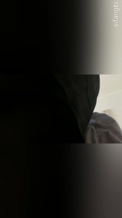 【大学生手持抄底】校园真实手动抄底学妹，屁股紧致，就像把头伸进裙子里一样，阴户饱满想嘬一口 截图15