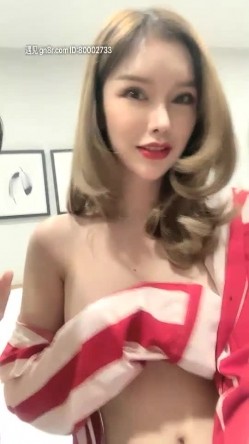 泰国凤凰小姐两个红唇大长腿泰国妹子，露奶扭动特写掰穴露逼自摸，爆乳肥逼非常诱人 截图3
