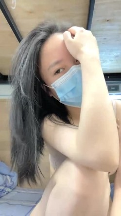 真实三甲医院，【爱聊就约】，美乳护士~真实病房宿舍偷播，满足你对护士的所有幻想 截图8