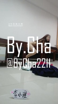 露出调教大神『查小理』吴晗全裸出门到地下车库短视频，教你们如何科学且有礼貌的人前露出互动 截图3